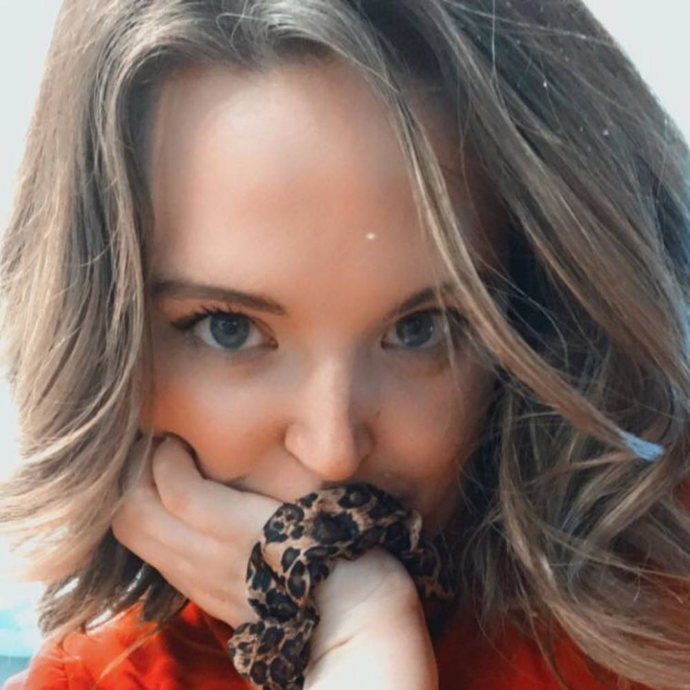 Meet your Posher, Caroline